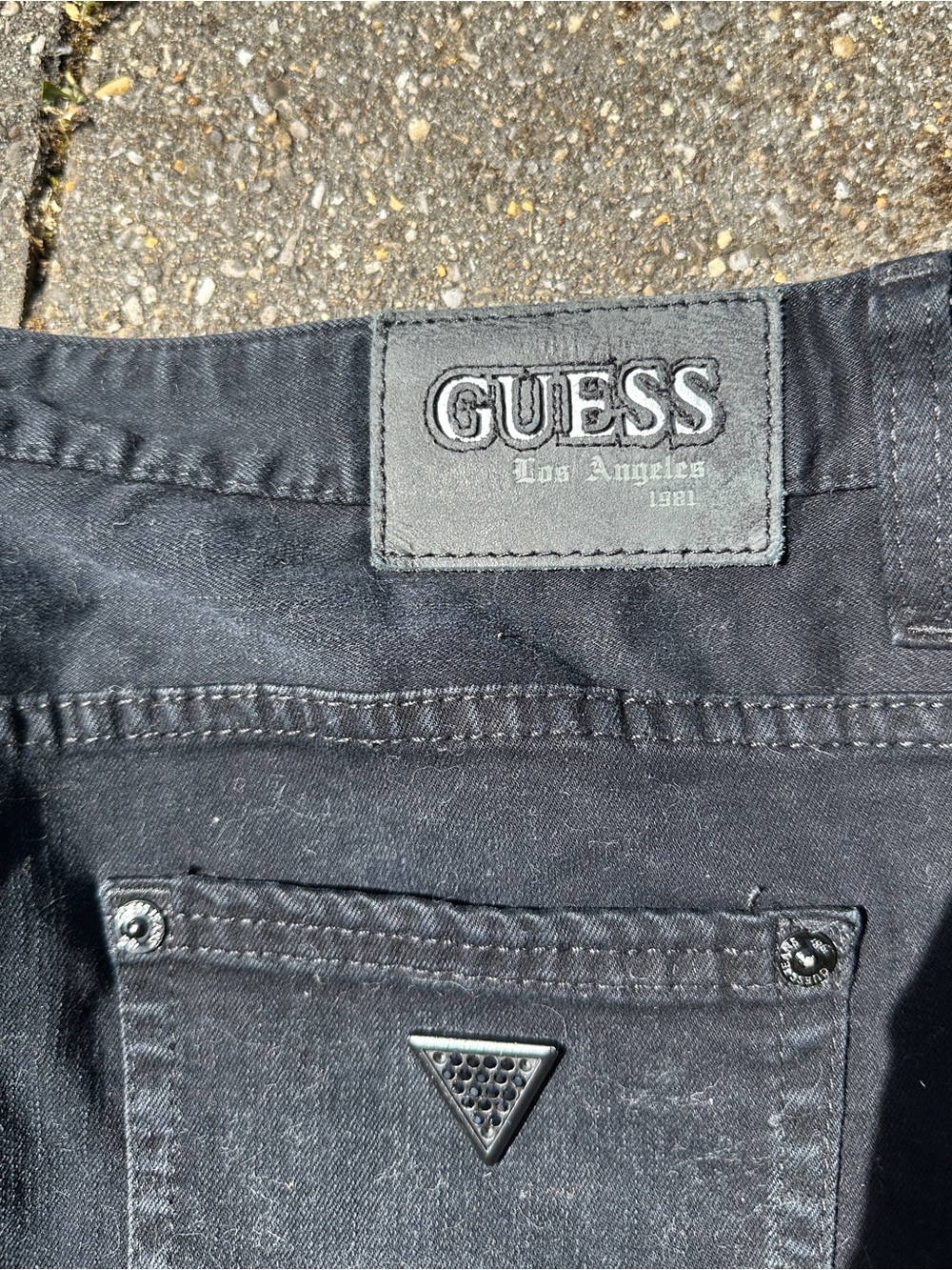 Guess Black Denim Mini Skirt Triangle Logo Y2K Grunge Size 30 - Picture 3 of 5